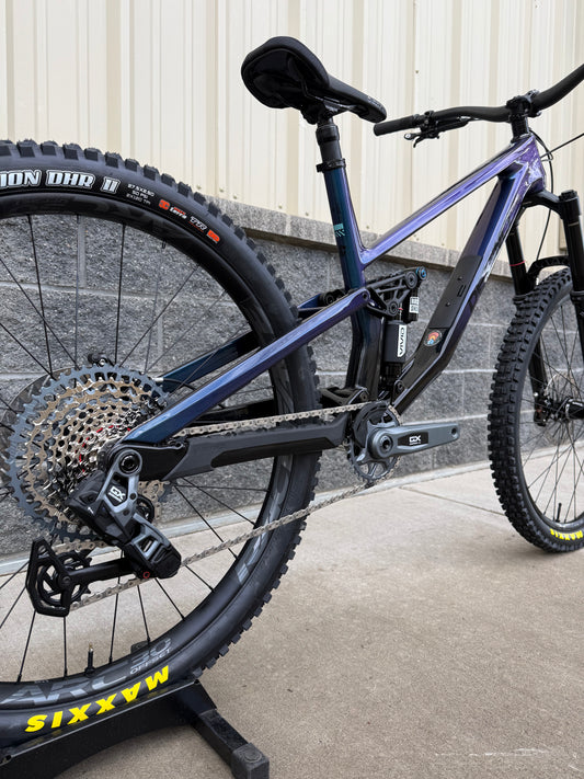 Devinci Troy Carbon GX AXS 12s