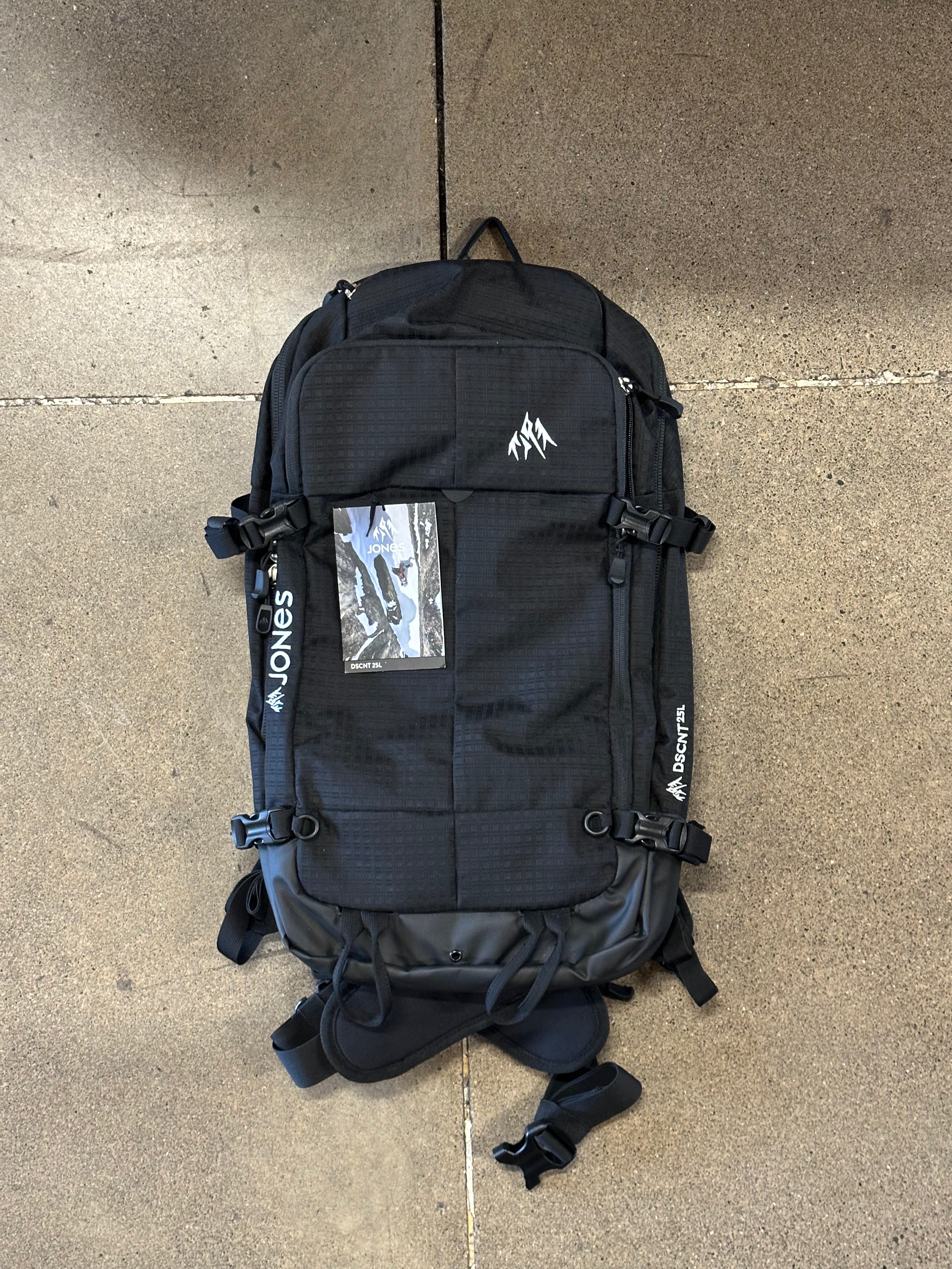 Jones DSCNT Backpack Black 25L